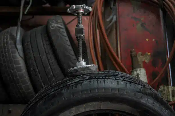 Tire Rubber Vulcanization for Automobiles-Crowns Machinery