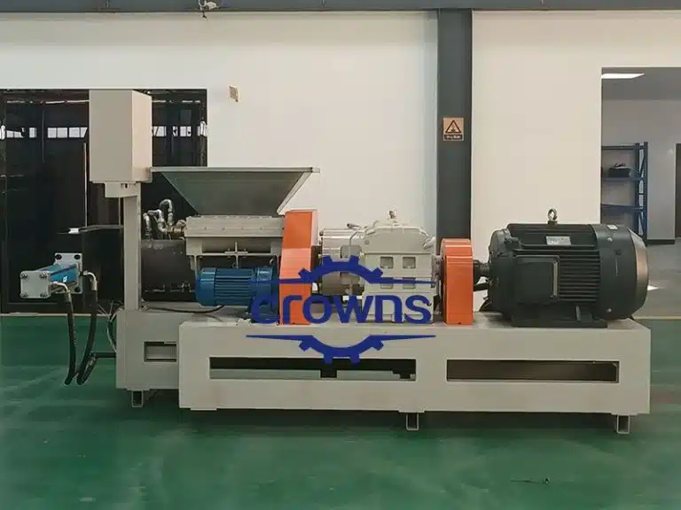 Industrial rubber extruder machine for precision product shaping in manufacturing