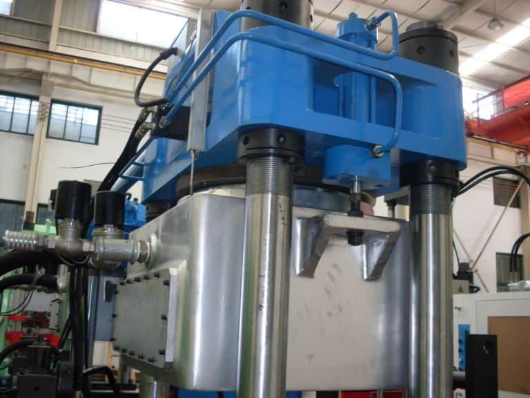 Proper Usage and Maintenance of Rubber Vulcanizing Press Equipment-Crowns Machinery